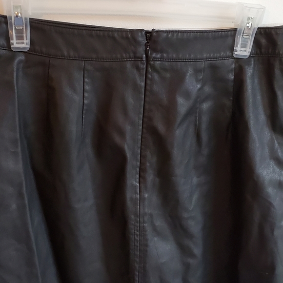 LOFT Ann Taylor Black Faux Leather Shift Skirt - Picture 8 of 13